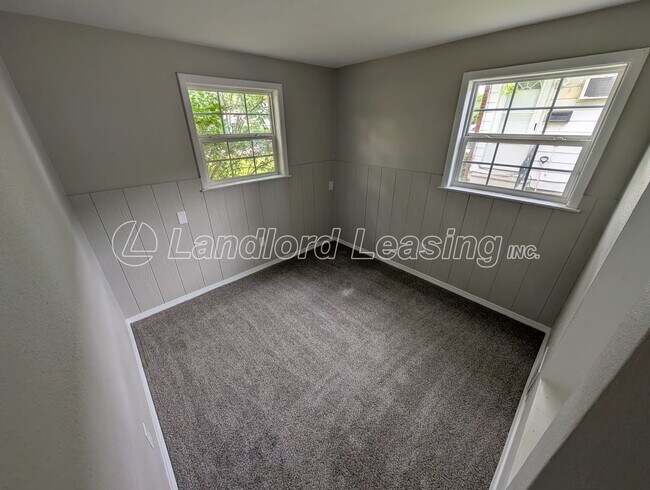 Building Photo - Completely Renovated 3-Bedroom Ranch with Detached Garage