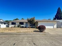 Building Photo - 2169 SE Madison St