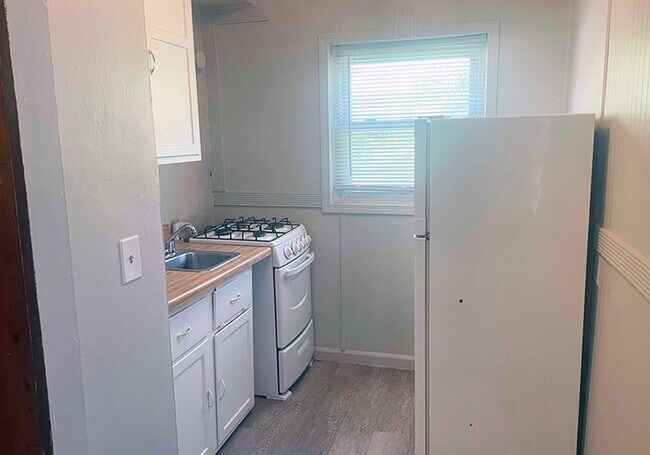 Building Photo - 960 Ludlow Ave