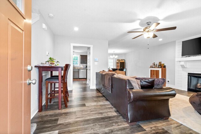 Building Photo - 180 Sambar Dr