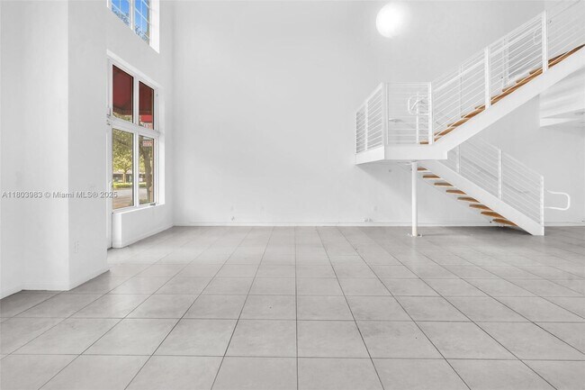 Building Photo - 410 Evernia St
