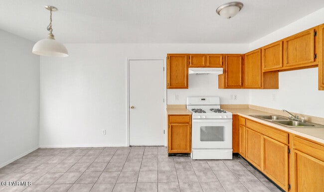 Building Photo - 12335 Tierra Baja Way