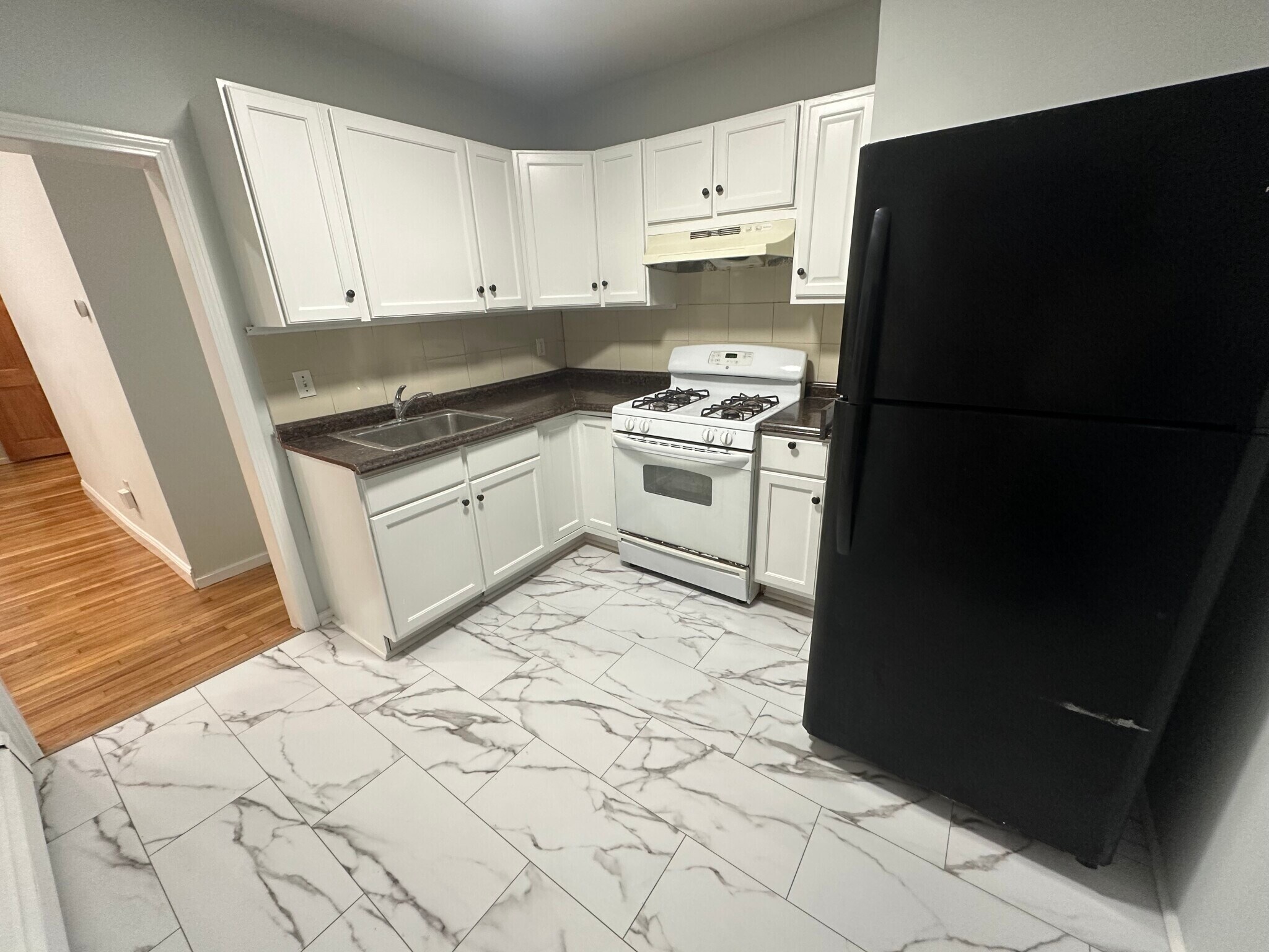 Building Photo - 258 Lexington St