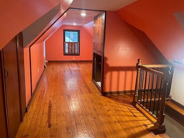 Building Photo - Room in House on Winburn Terrace