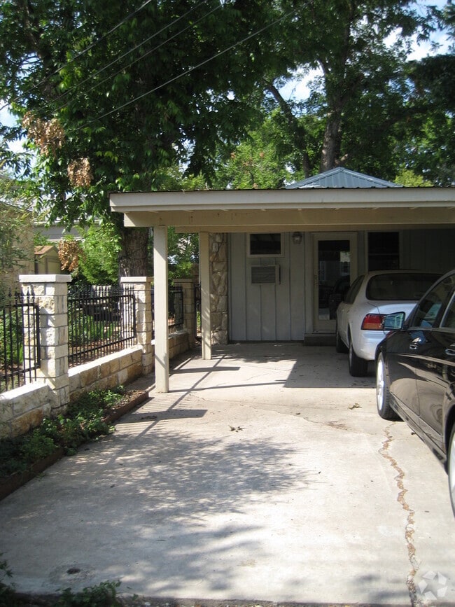 Building Photo - 3901 Red River St