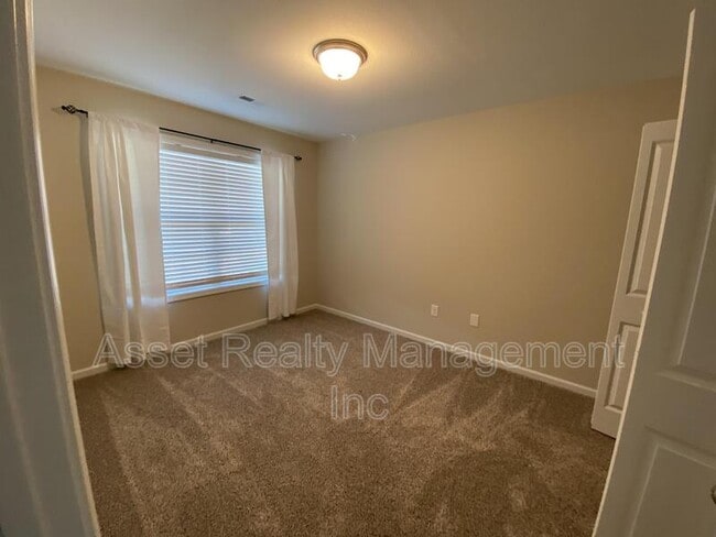 Building Photo - 1116 Cloud View Dr