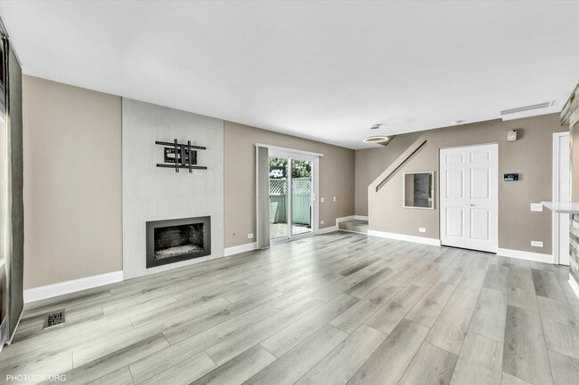 Building Photo - 436 Yorktown Ct