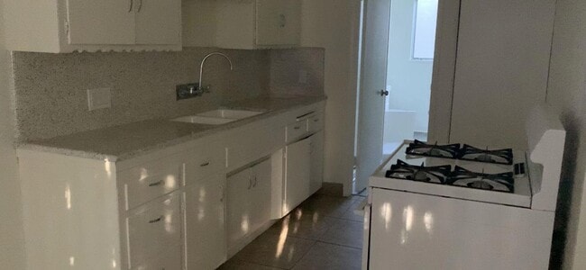 Interior Photo - 1425 E. Appleton St.