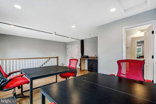Building Photo - 12258 Sessile Commons