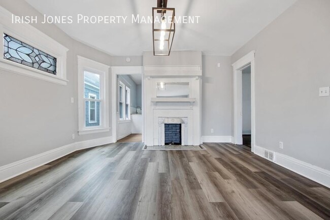 Building Photo - 1899 Seneca St