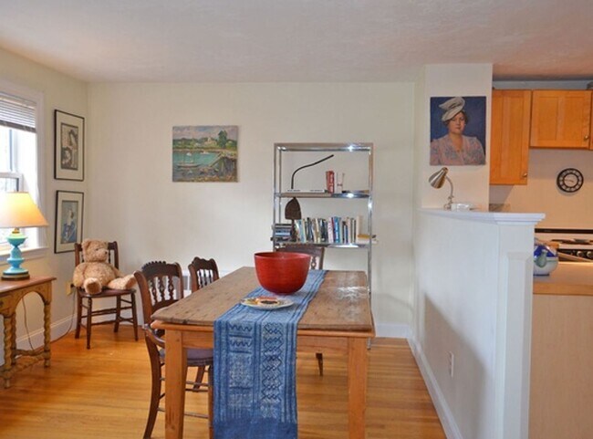 Building Photo - 5 Rocky Neck Ave