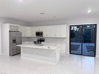 Building Photo - 912 Ossie Ave