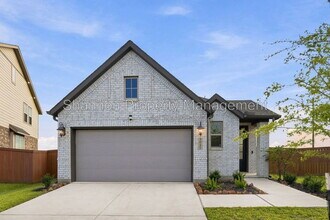 Building Photo - 3057 Pensacola Dr