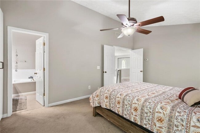 Building Photo - 2880 Georgian Manor Dr