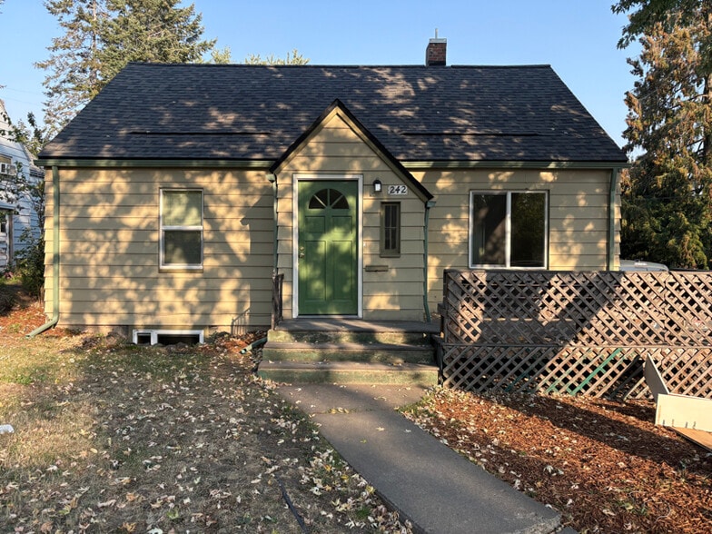 Primary Photo - 242 Cherry St