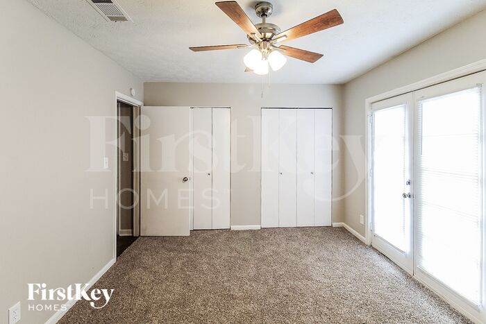 Building Photo - 401 Hemlock Dr