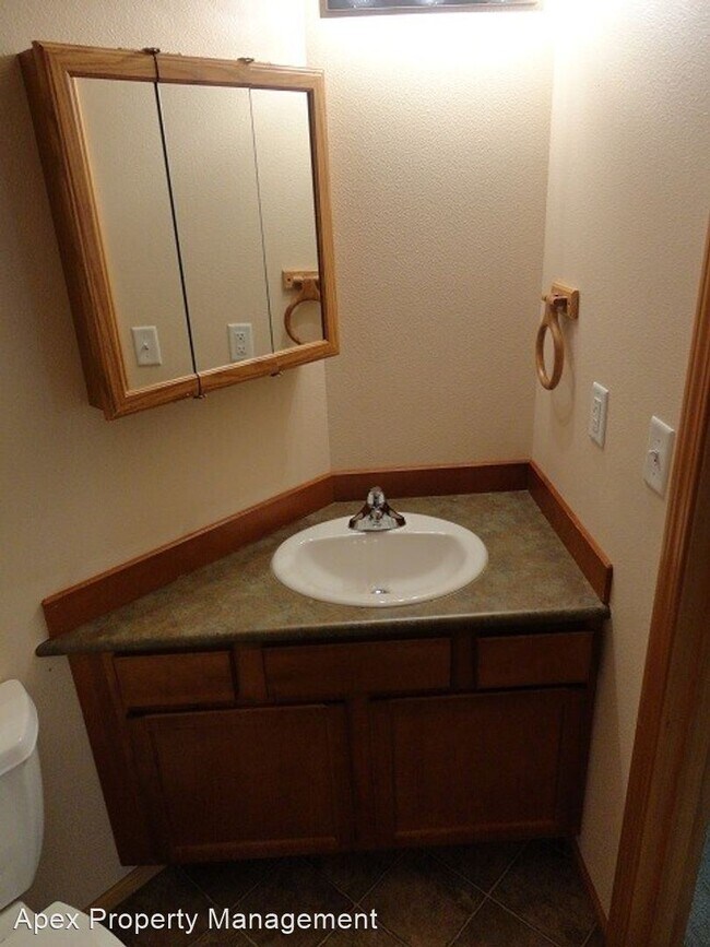 Building Photo - 1 br, 1 bath Apartment - 230 32ND STREET