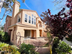 Building Photo - 723 Kingfisher Way