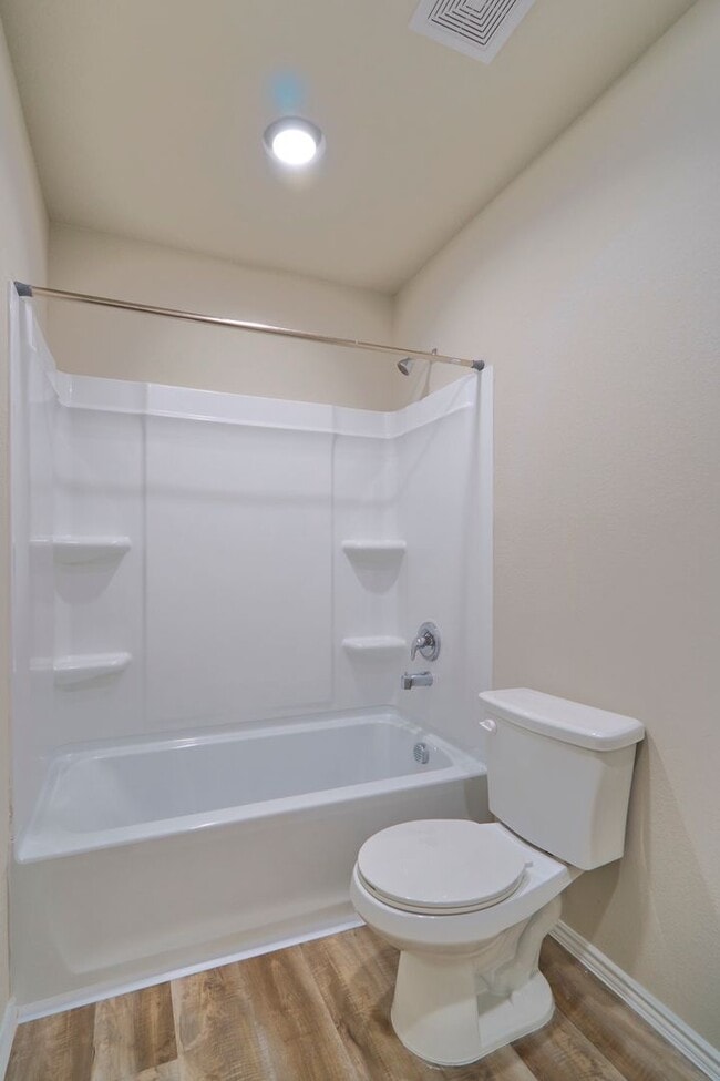 Building Photo - Hunters Ranch Beauty! 3 Bedroom 2 1/2 Bath Townhome