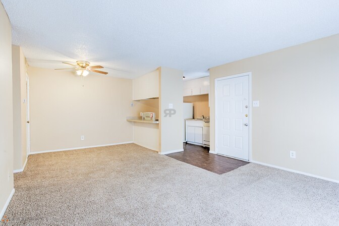 Building Photo - 711 Santa Fe Dr