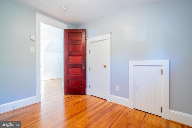 Building Photo - 928 19th St S