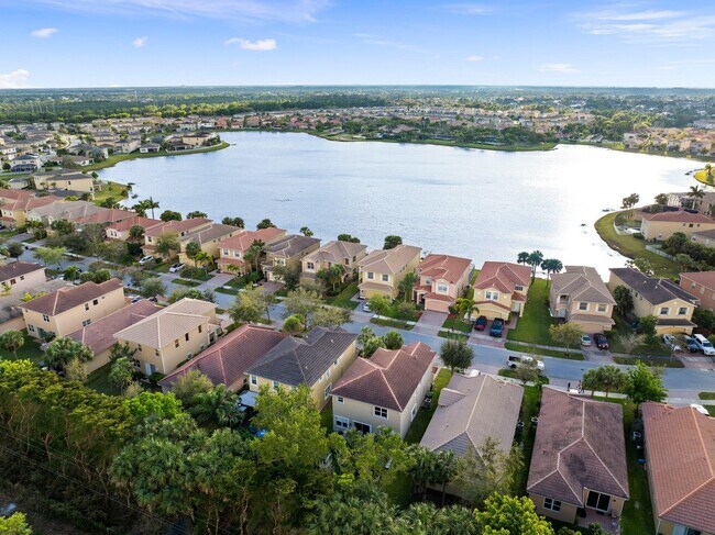 Building Photo - 960 NW Leonardo Cir