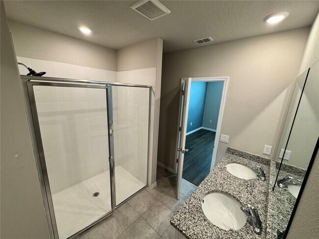 Building Photo - 512 Mckenna Dr