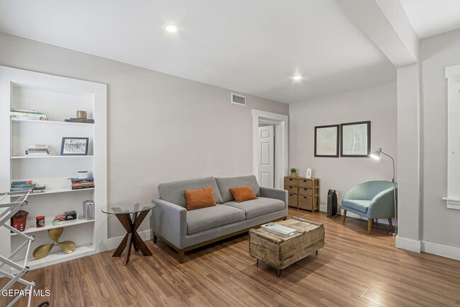 Building Photo - 3703 Cambridge Ave