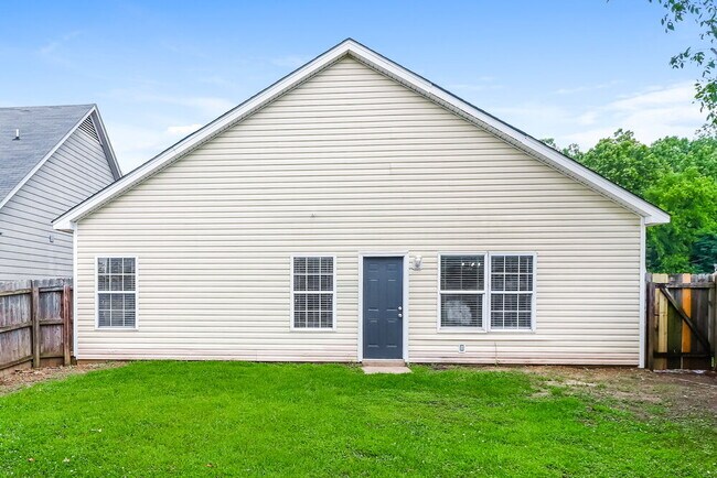 Building Photo - 4683 Waterfront Oak Dr