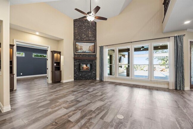 Building Photo - 2624 University Club Dr
