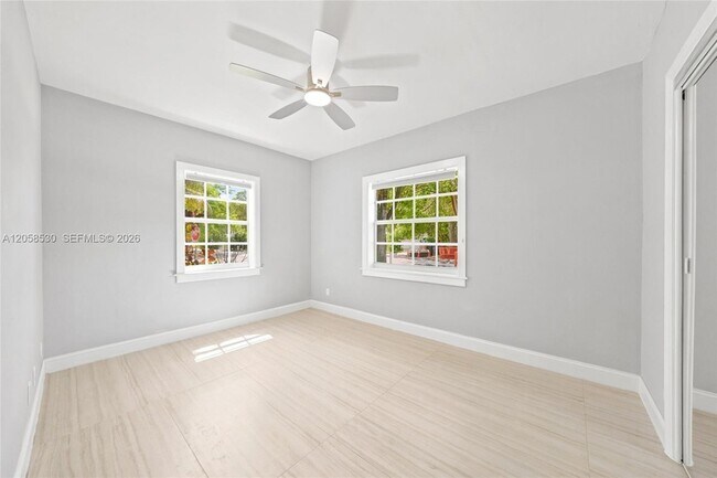 Building Photo - 2301 Tequesta Ln