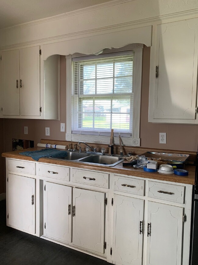 Building Photo - CUTE 3 BR, 1 BA BRICK HOME IN CONVENIENT MT OLIVE LOCATION