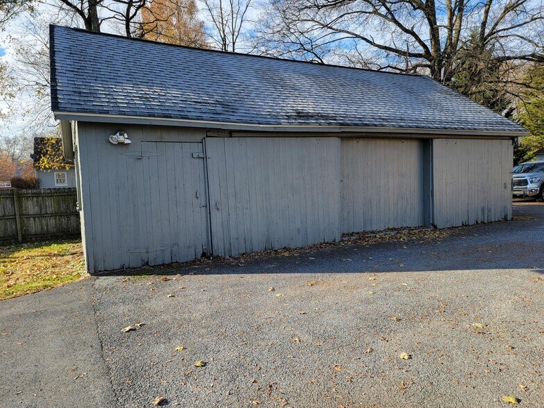 Building Photo - 232 Main St