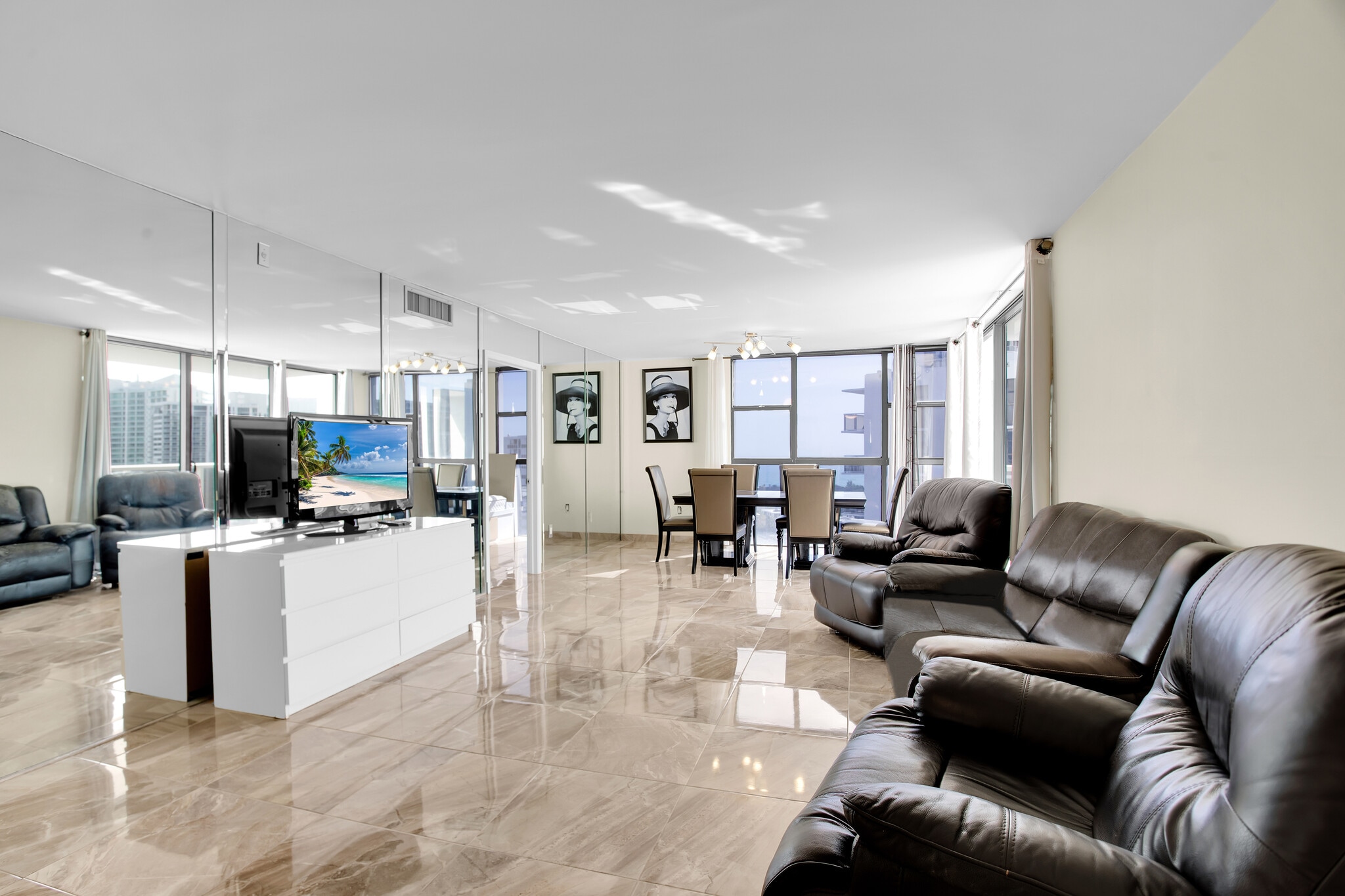 Living Room - 3701 N Country Club Dr