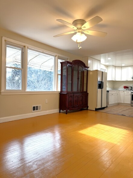 Building Photo - 9942 Frederick Rd