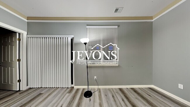 Building Photo - Experience this beautiful SeaTac single-fa...