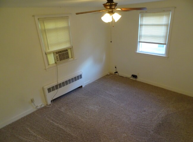 Both bedrooms have brand new carpeting - 3 Neillian St