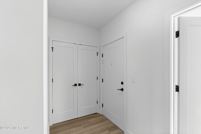 Building Photo - 180 Morris Ave