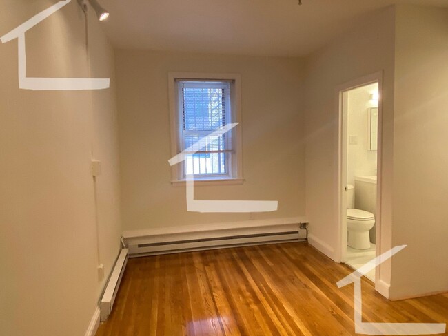 Building Photo - 540 Beacon St