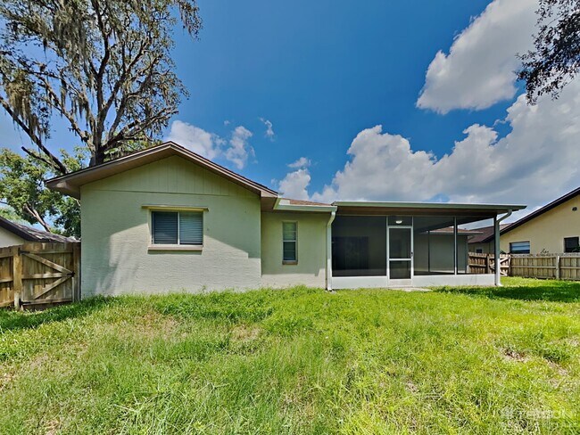 Building Photo - 5913 Fall River Dr