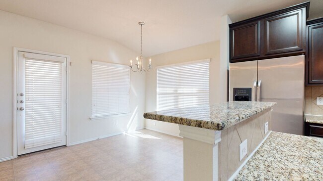 Building Photo - FREE DECEMBER RENT!!!