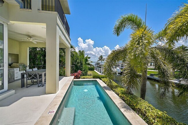 Building Photo - 830 Tarawitt Dr