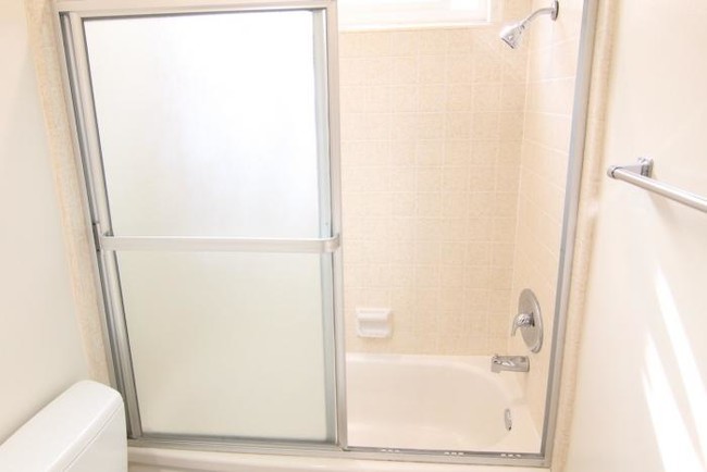Building Photo - 1 bedroom in Los Angeles CA 90027