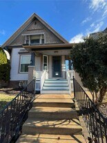Building Photo - 2762 N Oakland Ave