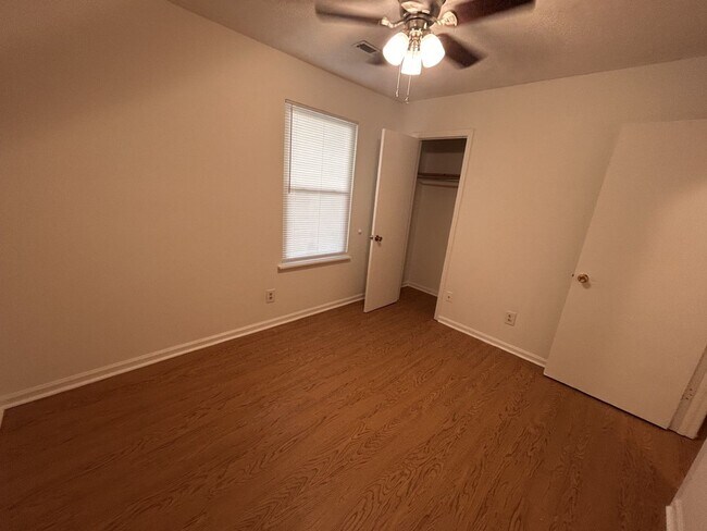 Building Photo - Affordable 2BR Duplex in Ladson!