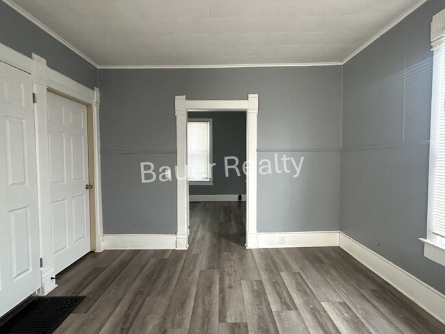Building Photo - 114 Dale Ave