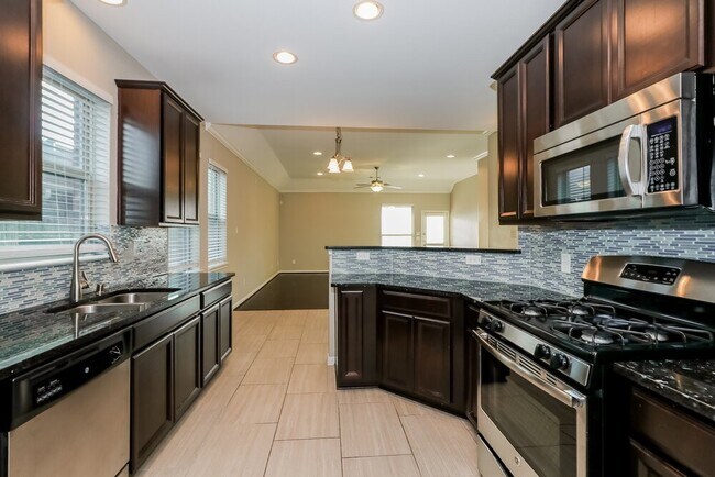 Building Photo - 18746 Majestic Vista Ln