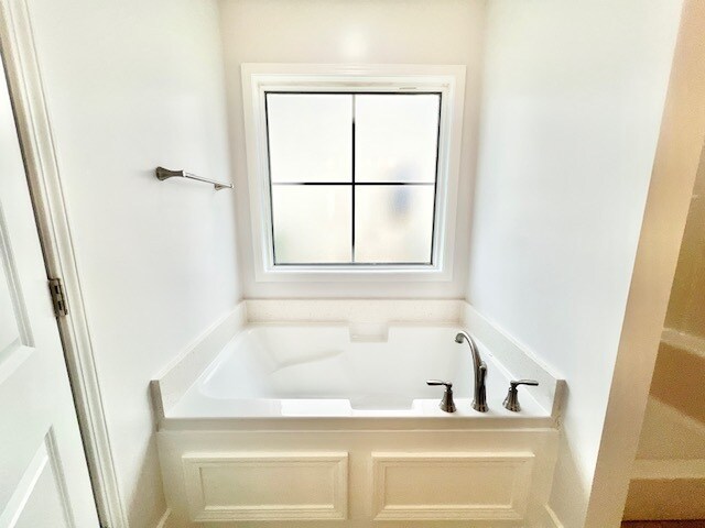 Building Photo - 165 Pommel St