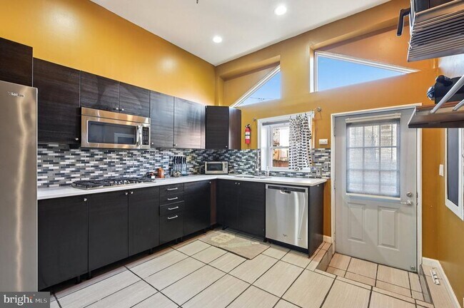 Building Photo - 622 Scott St