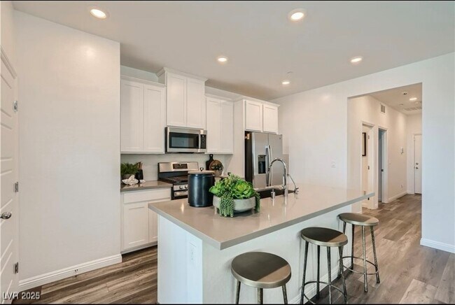 Building Photo - 9357 Aria Rdg Ave